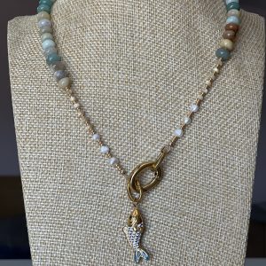 Collier poisson, perles en amazonite et nacre et perles d'eau douce - pièce unique - fait main Atelier CVL