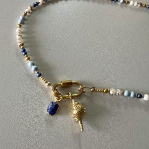 Collier coquillage, perles et lapis lazuli