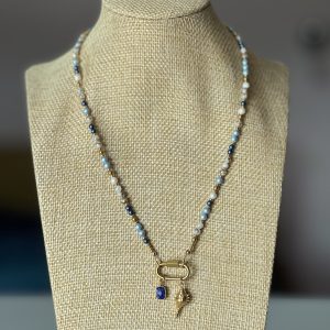 Collier coquillage, perles et lapis lazuli
