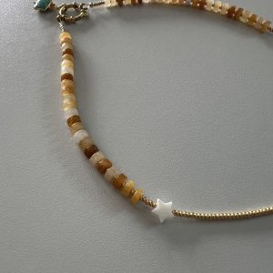 Collier en amazonite, étoiles de nacre, breloque en jade et onyx rouge Atelier CVL