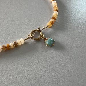 Collier en amazonite, étoiles de nacre, breloque en jade et onyx rouge Atelier CVL