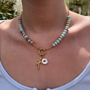 Collier perles heishi en jaspe, breloques œil et corail
