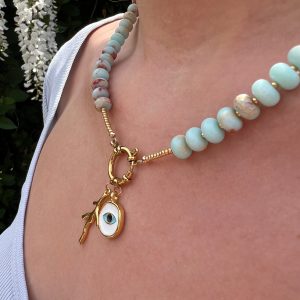 Collier perles heishi en jaspe, breloques œil et corail