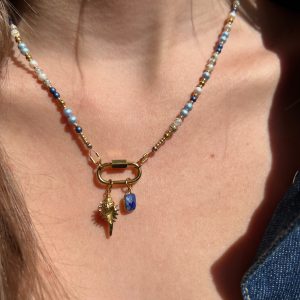 Collier coquillage, perles et lapis lazuli