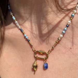 Collier coquillage, perles et lapis lazuli