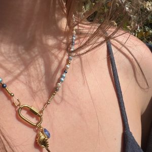 Collier coquillage, perles et lapis lazuli
