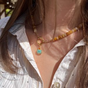 Collier en amazonite, étoiles de nacre, breloque en jade et onyx rouge Atelier CVL