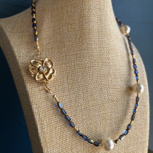 Collier blue Camelia Atelier CVL