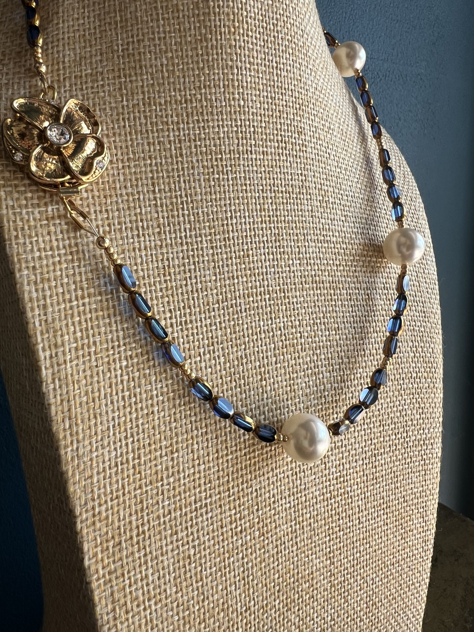 Collier blue Camelia Atelier CVL