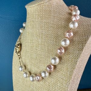 Collier Audrey fermoir camelia Atelier CVL