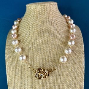 Collier Audrey fermoir camelia Atelier CVL